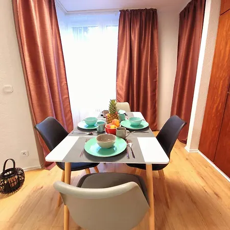 2-zimmer Fuer 4 Person In Essen-steele Apartment *